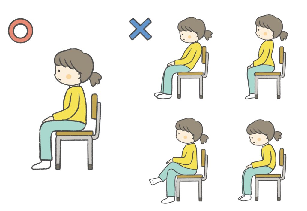 女性が良い姿勢と悪い姿勢の座り方を表している図。左側に見本となる良い姿勢。右側に椅子に浅く座る悪い姿勢。反り腰で座る浅い姿勢。足を組んで座る浅い姿勢。背中を丸めて猫背になる悪い姿勢の4つを示している。